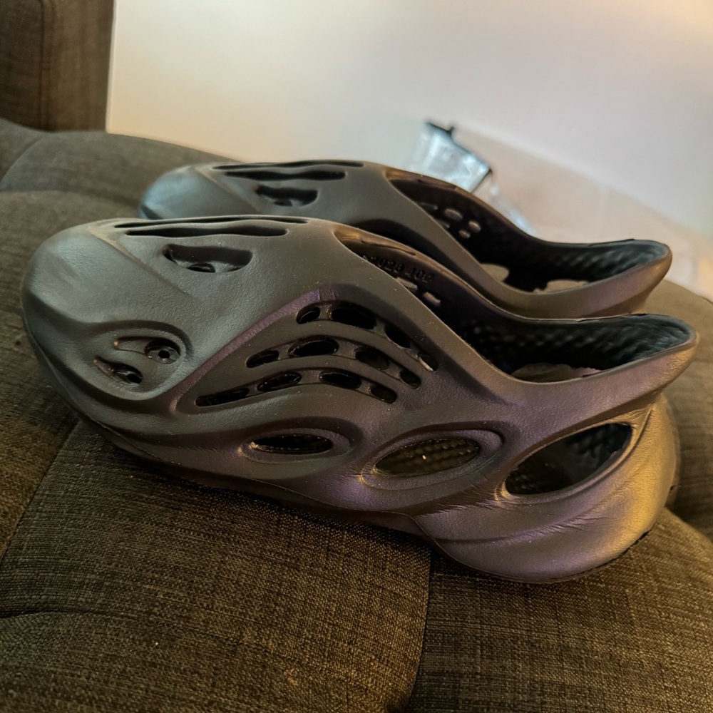 Wave Runners - Picture 3 of 3